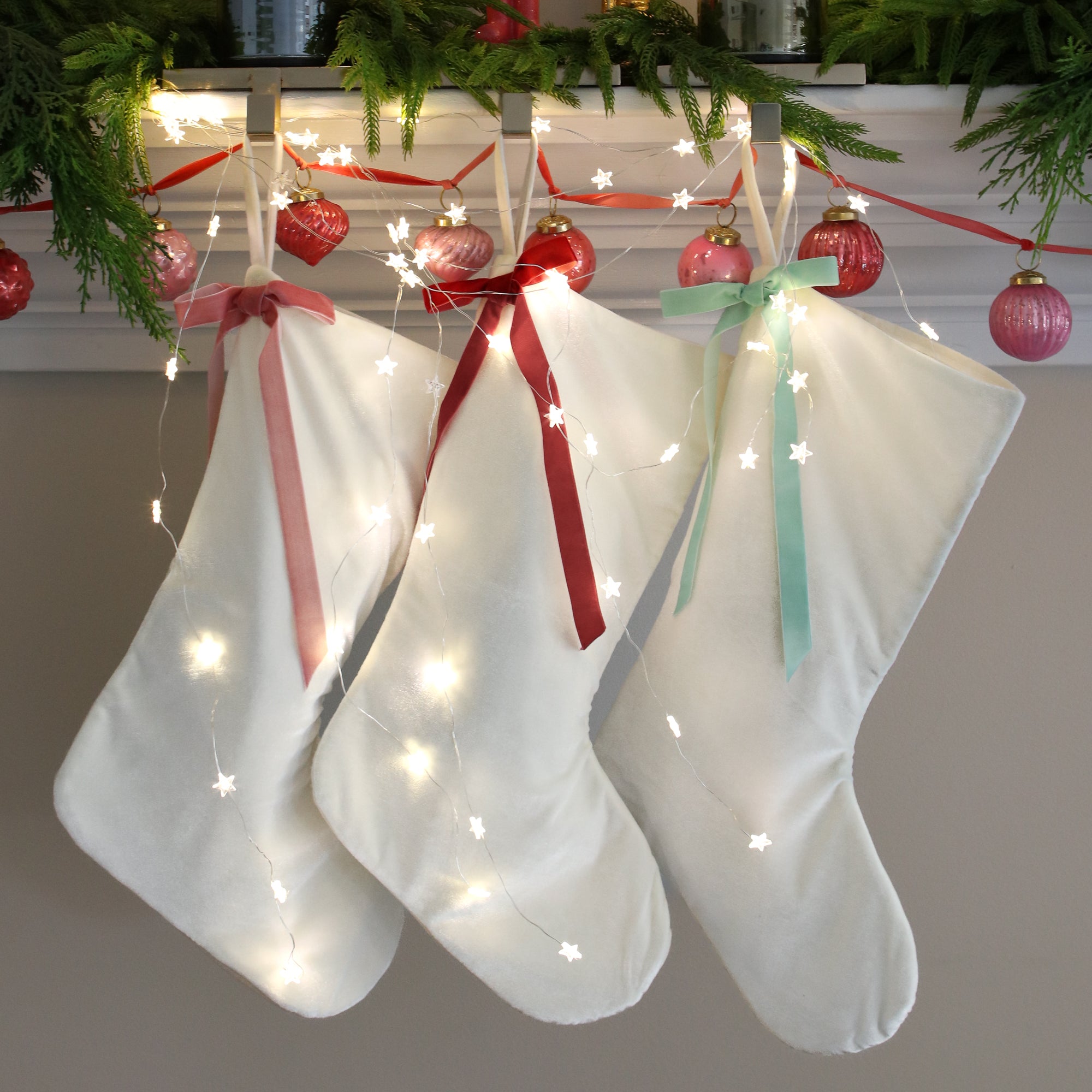 Cream Velvet Stocking with Bow, Set of 3