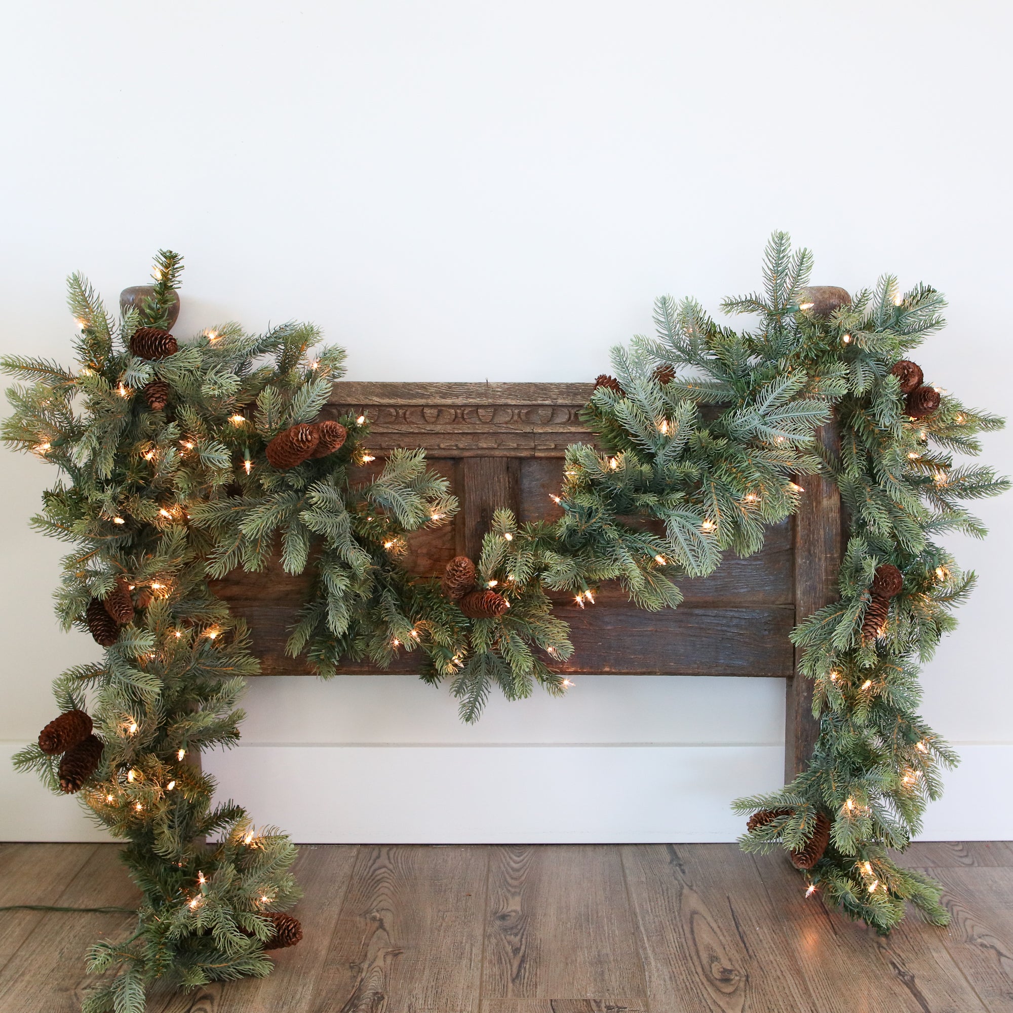 9-Foot Pre-Lit Warm Glow Garland with Pinecones - Interior Delights