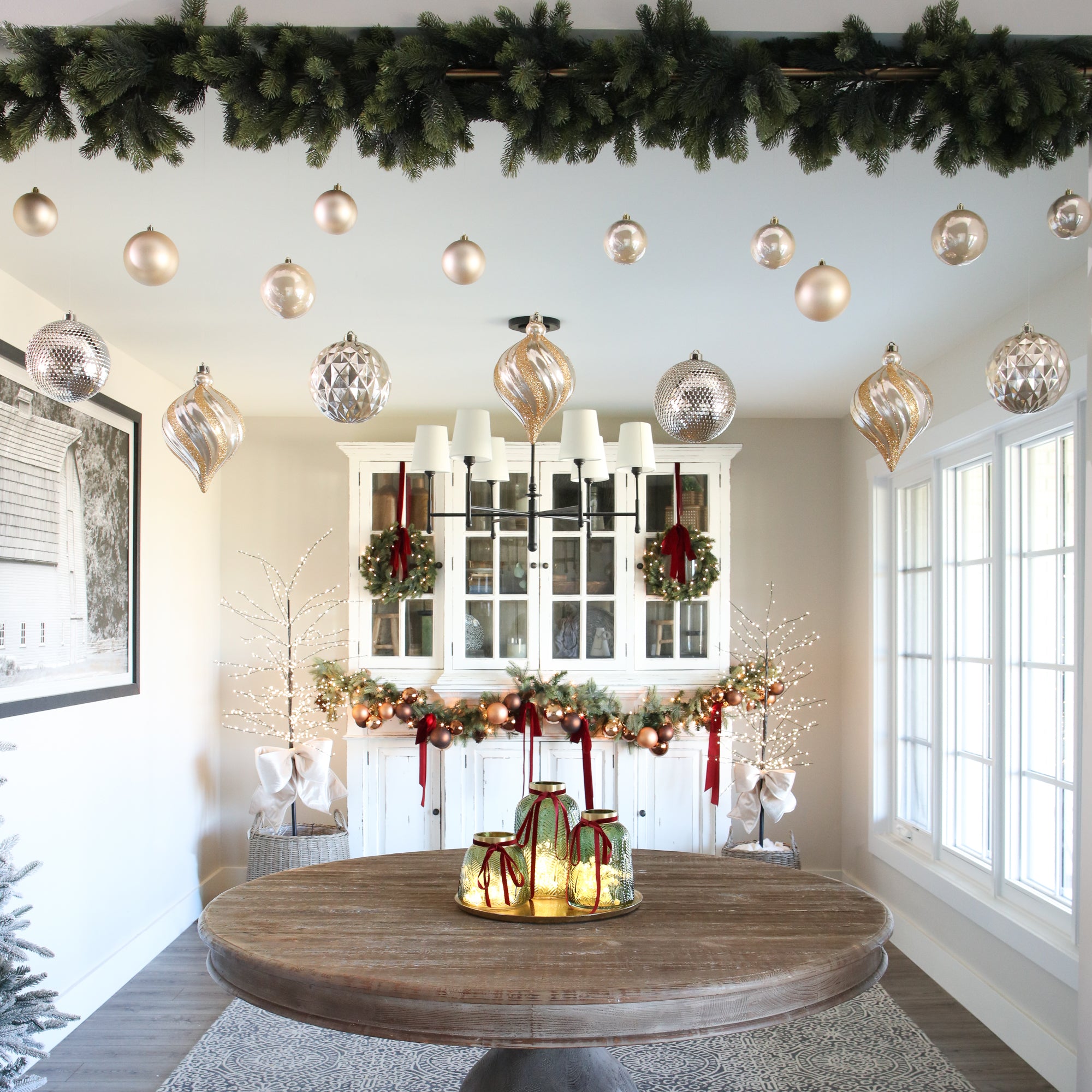 ARRANGEMENT: Glowing Emerald Centerpiece