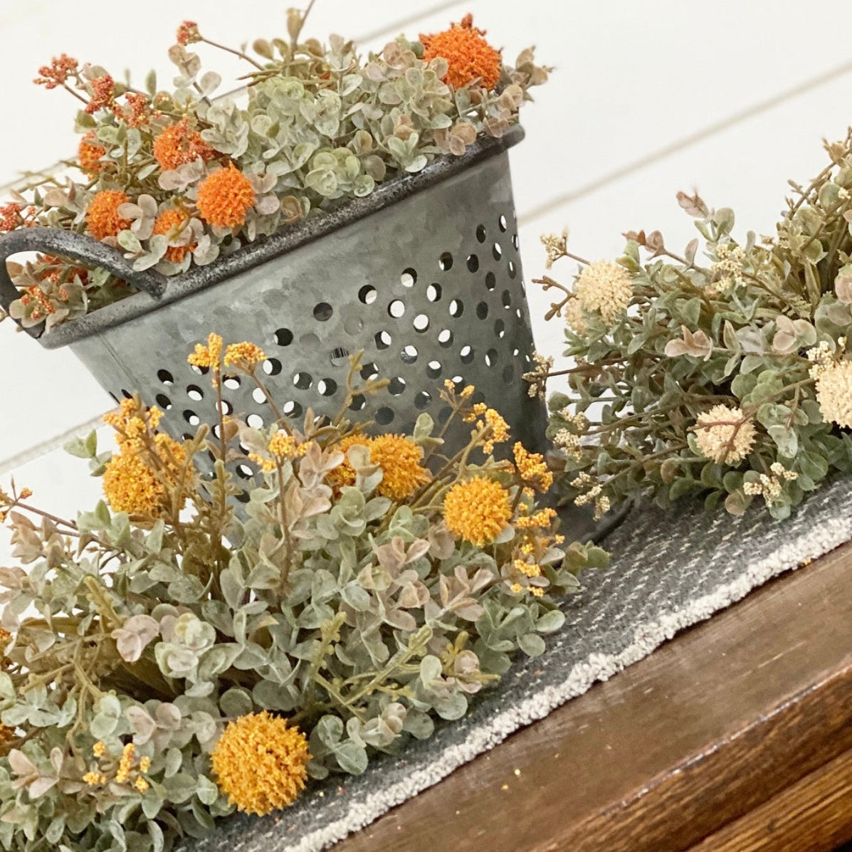 10” Fall Garden Pouf, Pumpkin - Interior Delights