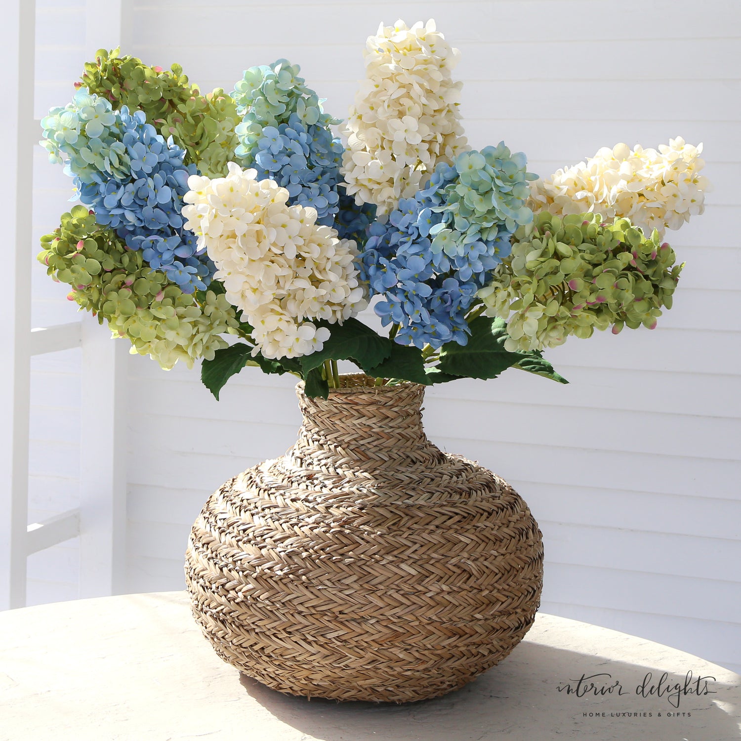 Summit Hydrangea stem in green color, showcasing its elegance and softness for floral displays.