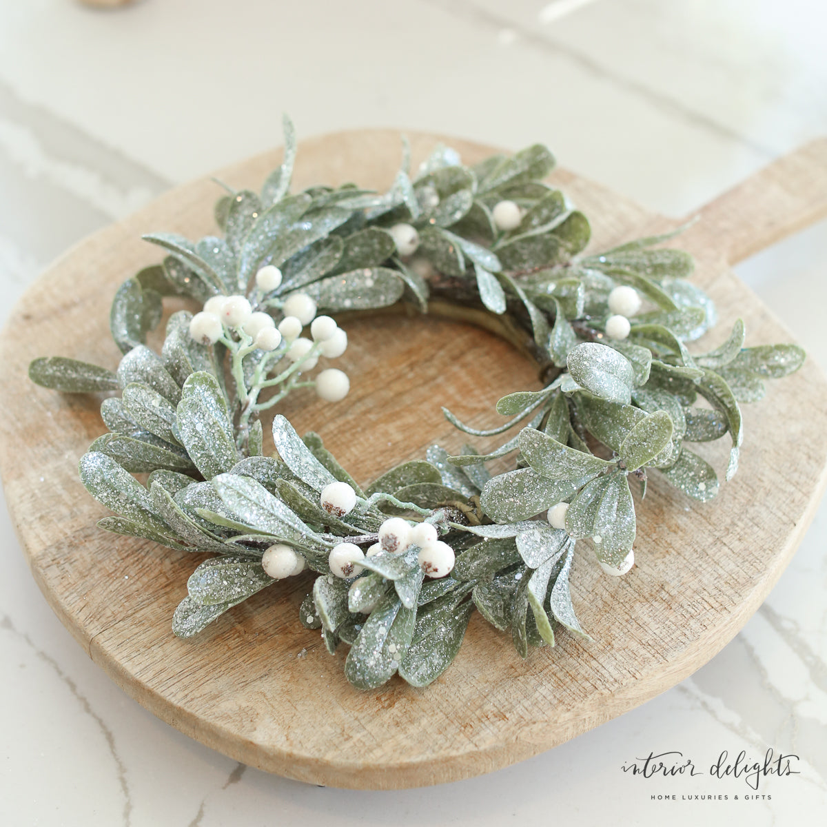 SHOP THE LOOK BUNDLE: MISTLETOE FLAMELESS CANDLE BUNDLE