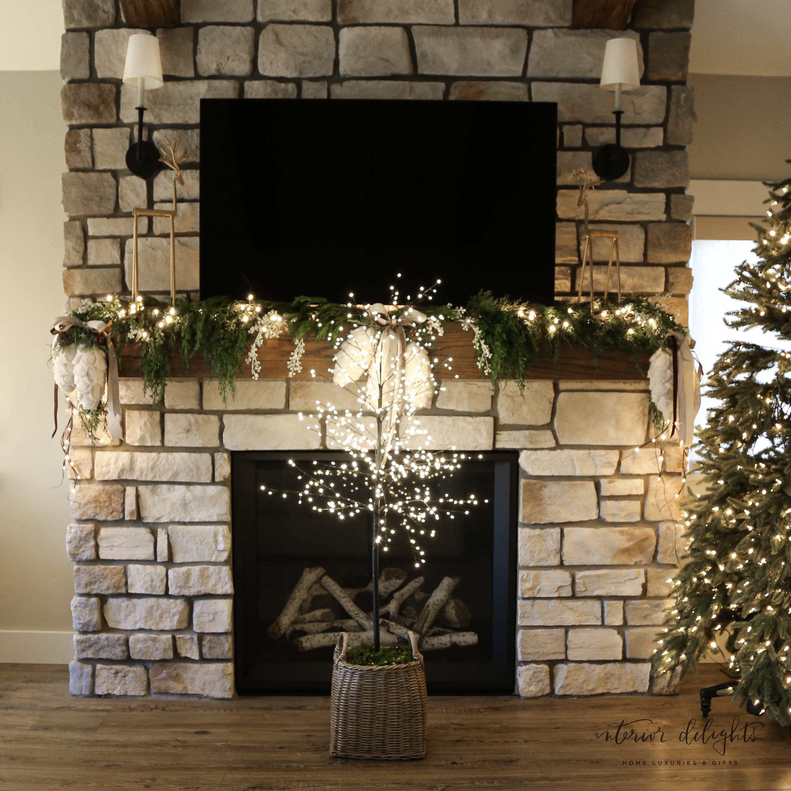 Close-up of the Slim Trunk Sparkle Tree&