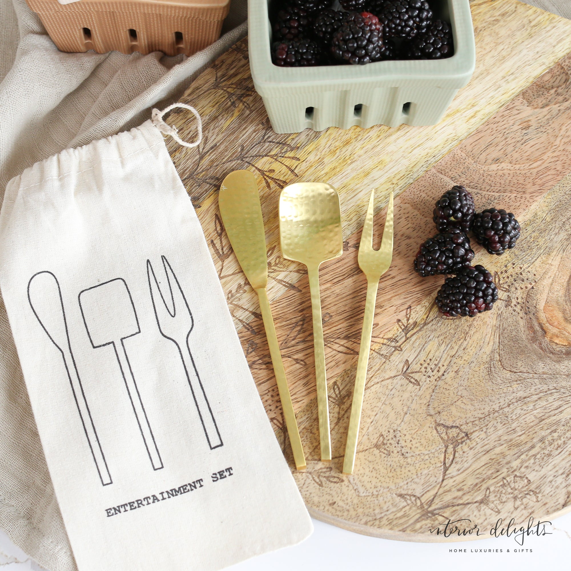 Close-up of Hammered Stainless Steel Appetizer Utensils Set of 3 with Drawstring Bag - Stylish and functional for entertaining.