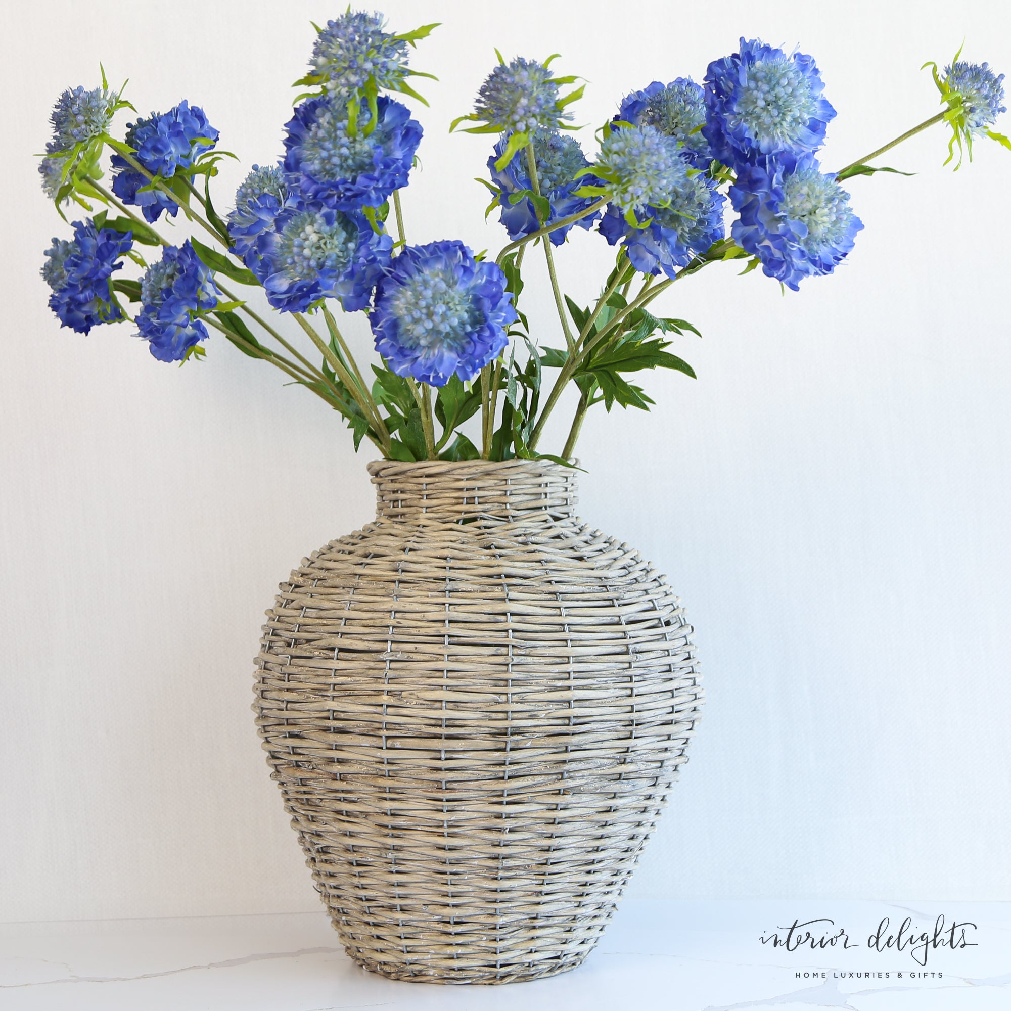 Decorative setup with 11” Willow Vase and Gondola Bud Sprays, highlighting the vase&