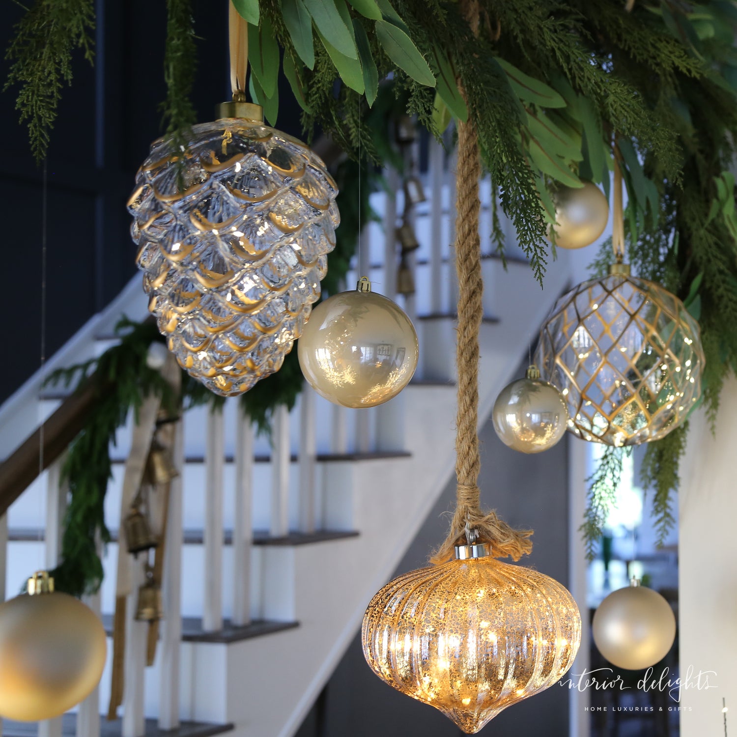 Majestic Illuminated Ensemble: 4 garlands + 6 Lighted Ornaments + Remote + 10 ball ornaments