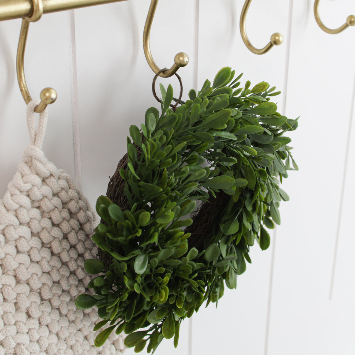 9" Boxwood Candle Ring