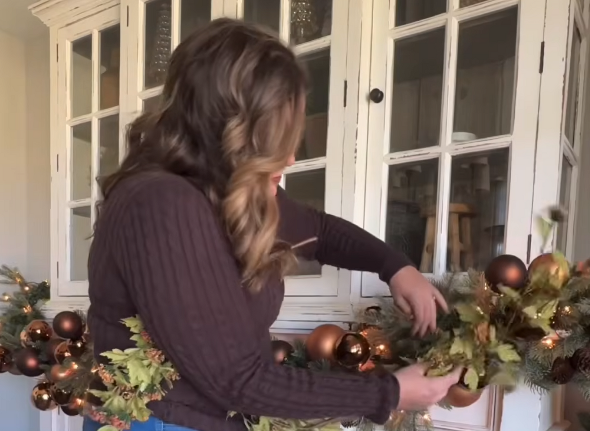 How to Transition Your Home From Fall to Christmas Without Starting Over