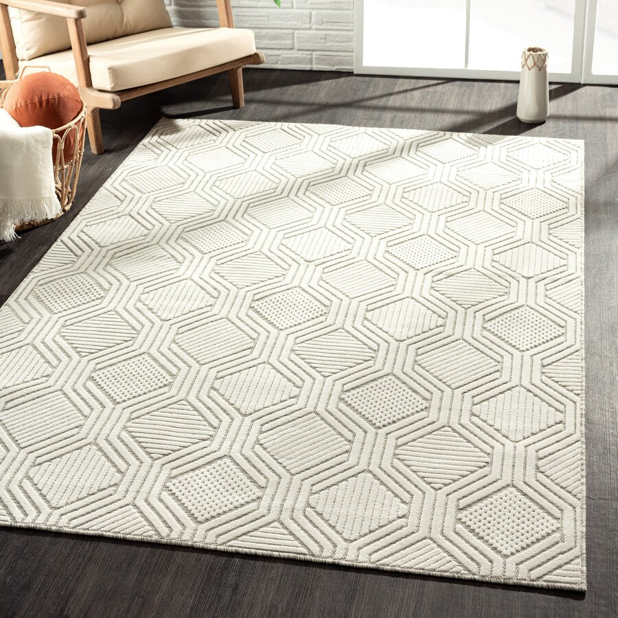 Texture detail of the machine-made Jennifer Rug in Siler/Gray made from 100% polypropylene.