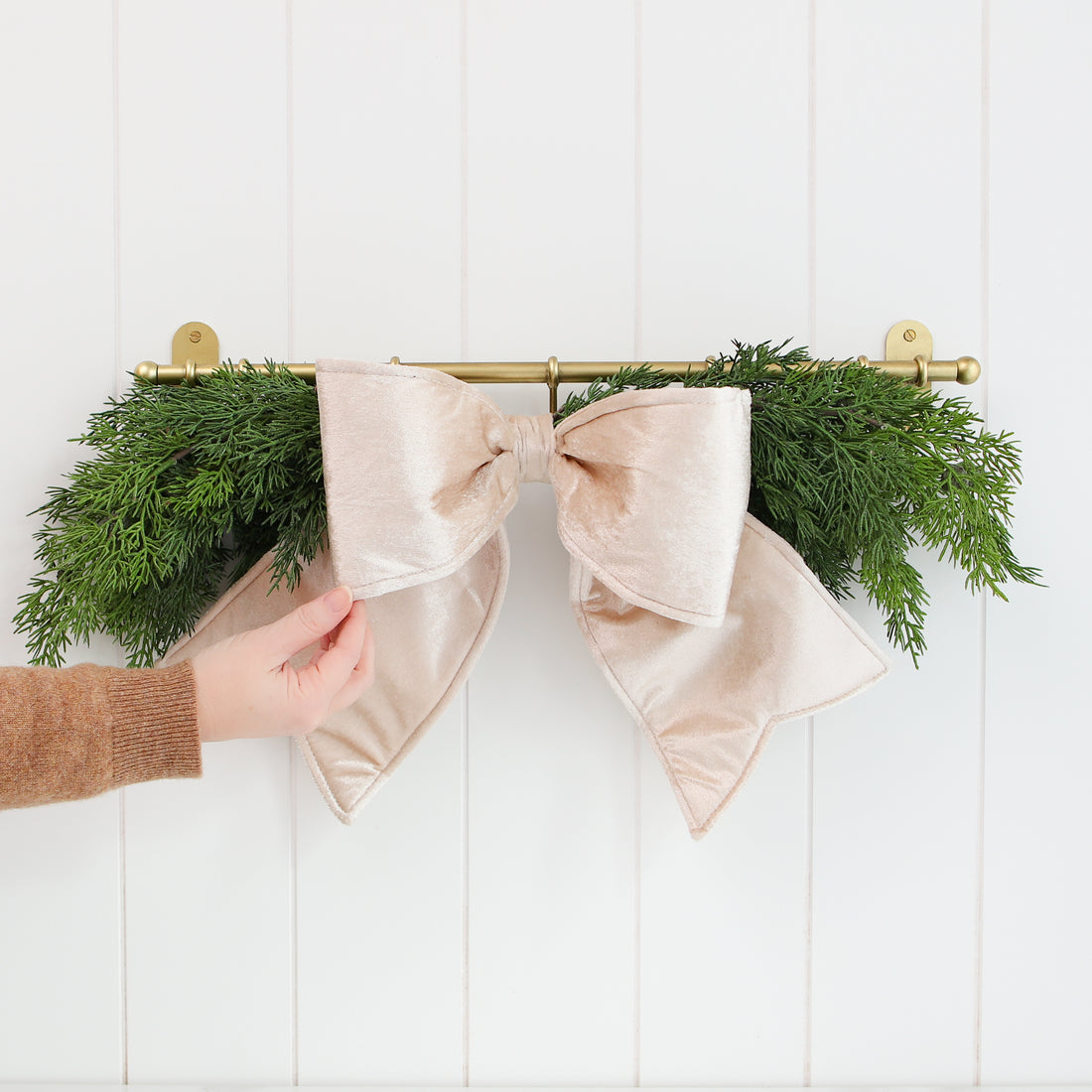 Small Champagne Outdoor Velvet Bow