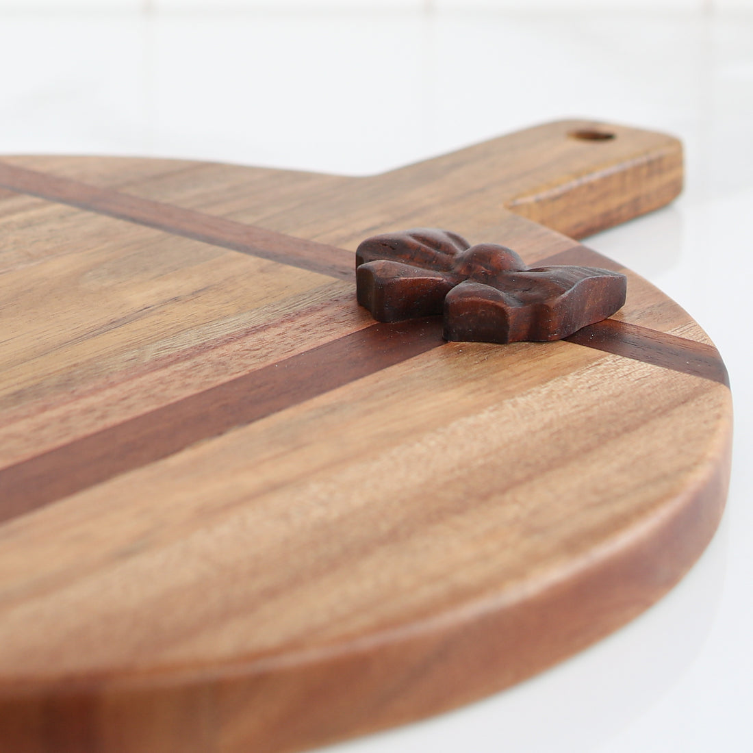 Round Acacia Board with Bow