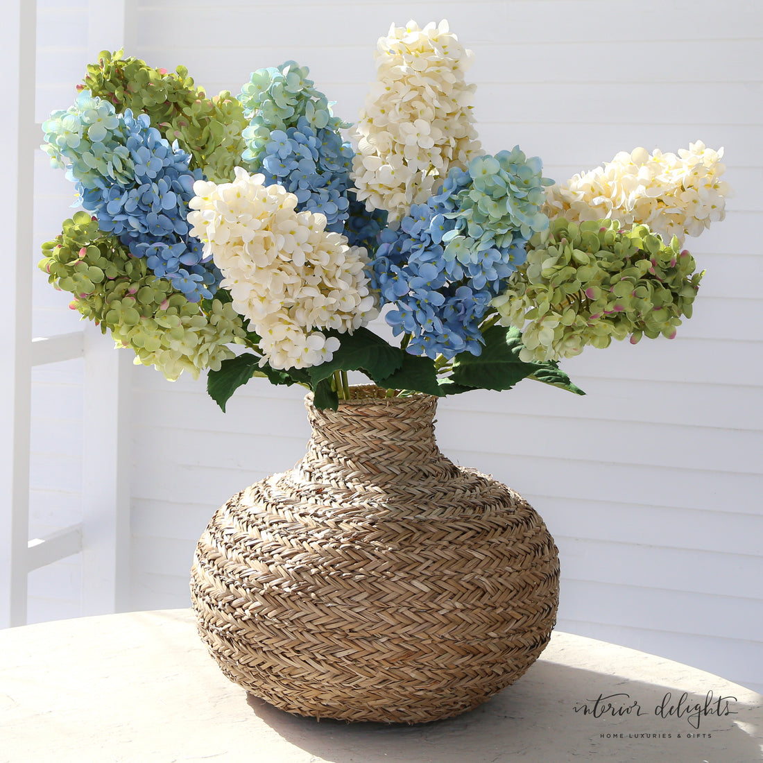 Summit Hydrangea stem in green color, showcasing its elegance and softness for floral displays.