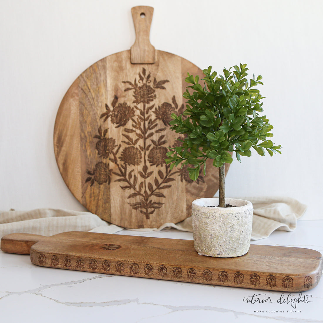 11” Green Boxwood Topiary in Clay Pot