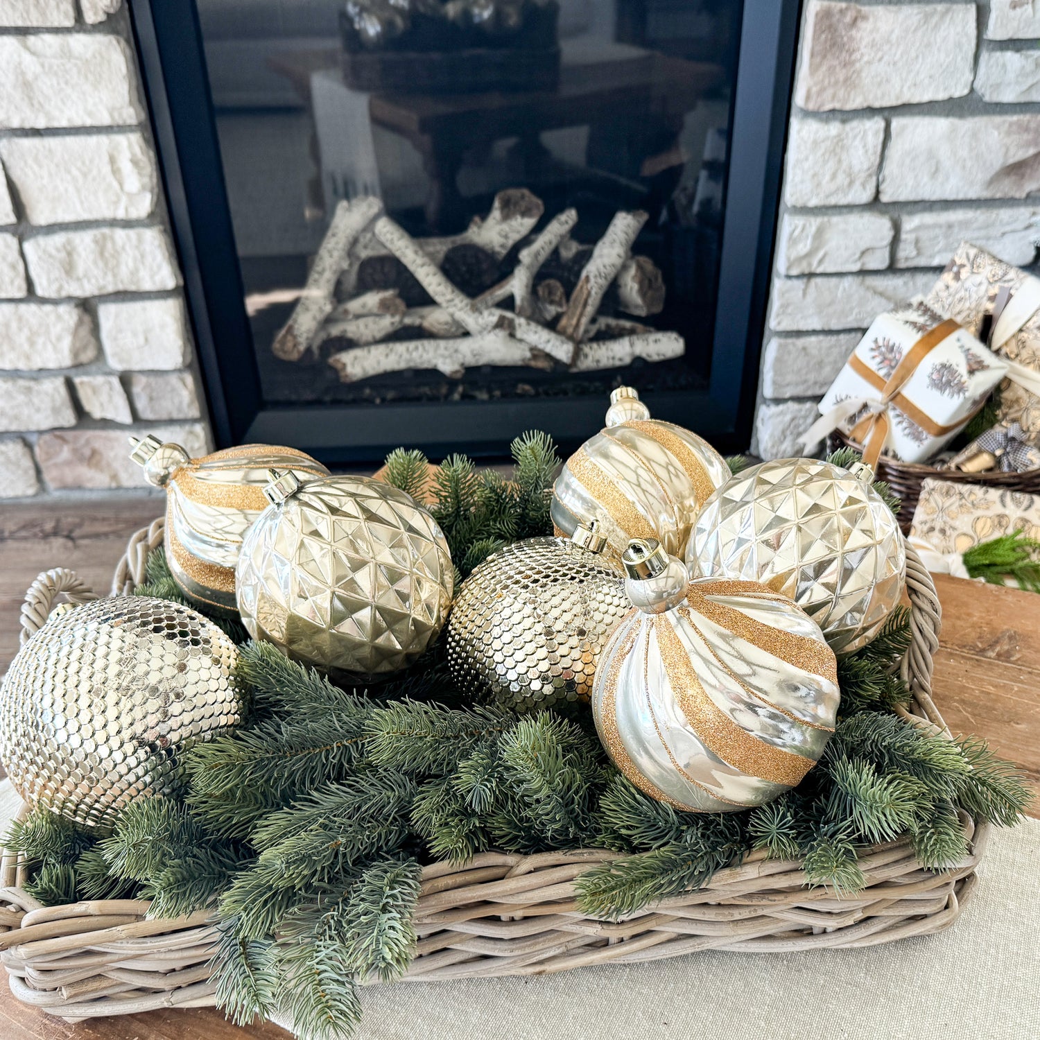 DOORBUSTER Jumbo Ornament 7 Pack