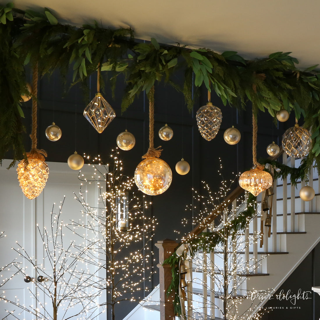 Majestic Illuminated Ensemble: 4 garlands + 6 Lighted Ornaments + Remote + 10 ball ornaments - Interior Delights