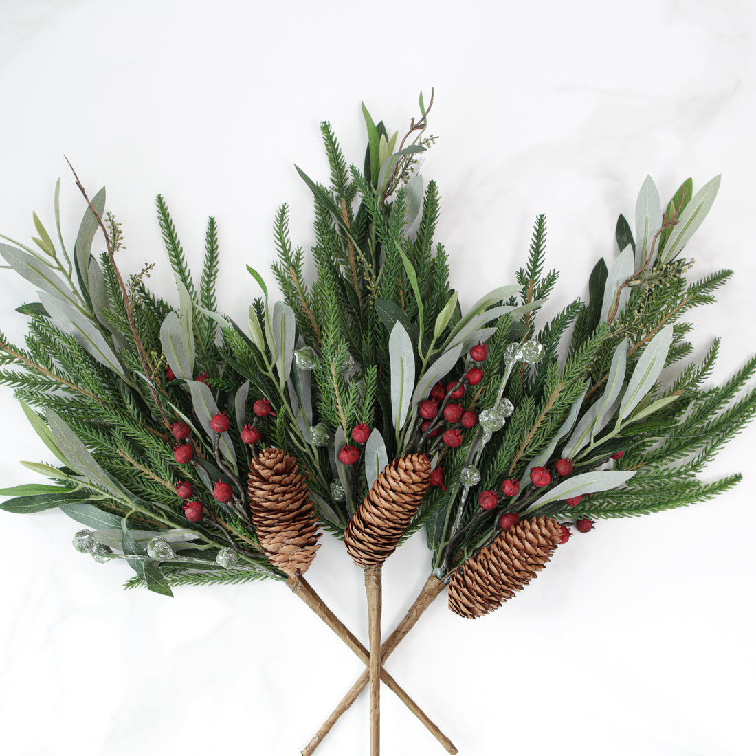 Pine, Eucalyptus and Berry Spray 18" - Interior Delights