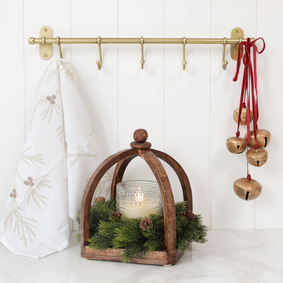 12" Fir Wreath with Pinecones
